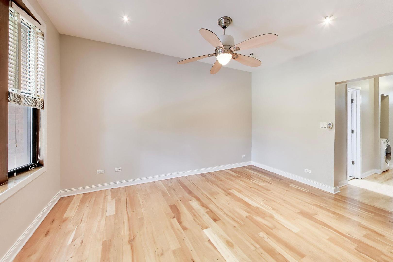 1532 N Greenview Avenue Unit: 2F