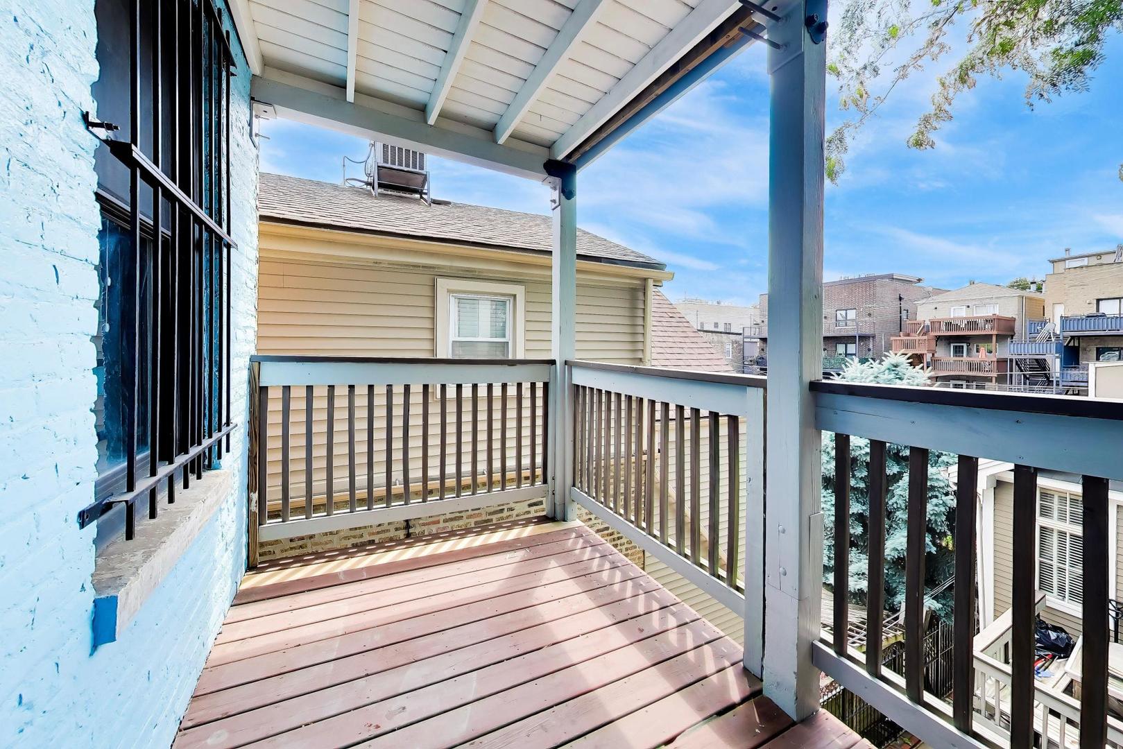 1532 N Greenview Avenue Unit: 2F