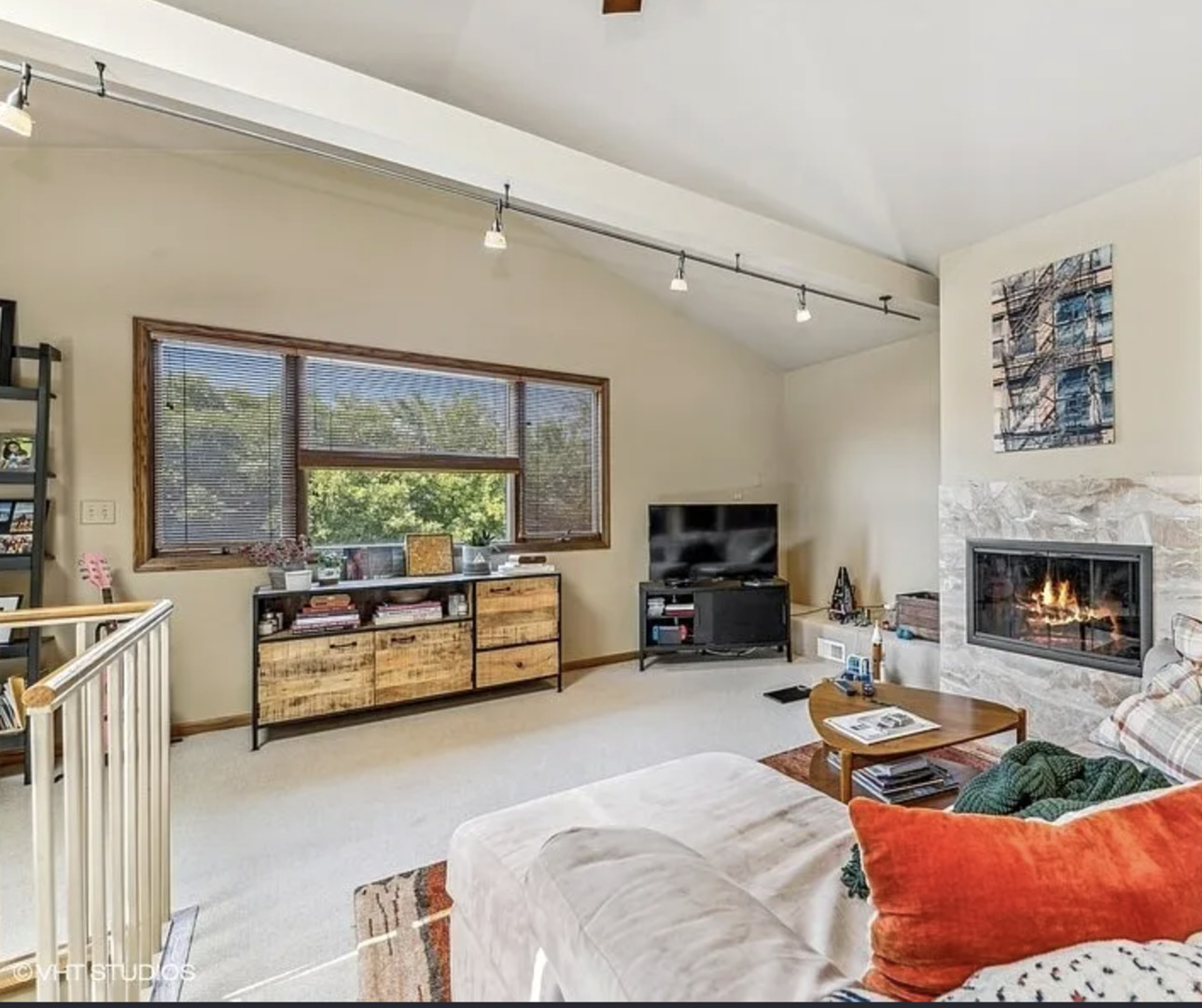 2837 N Southport Avenue Unit: 3