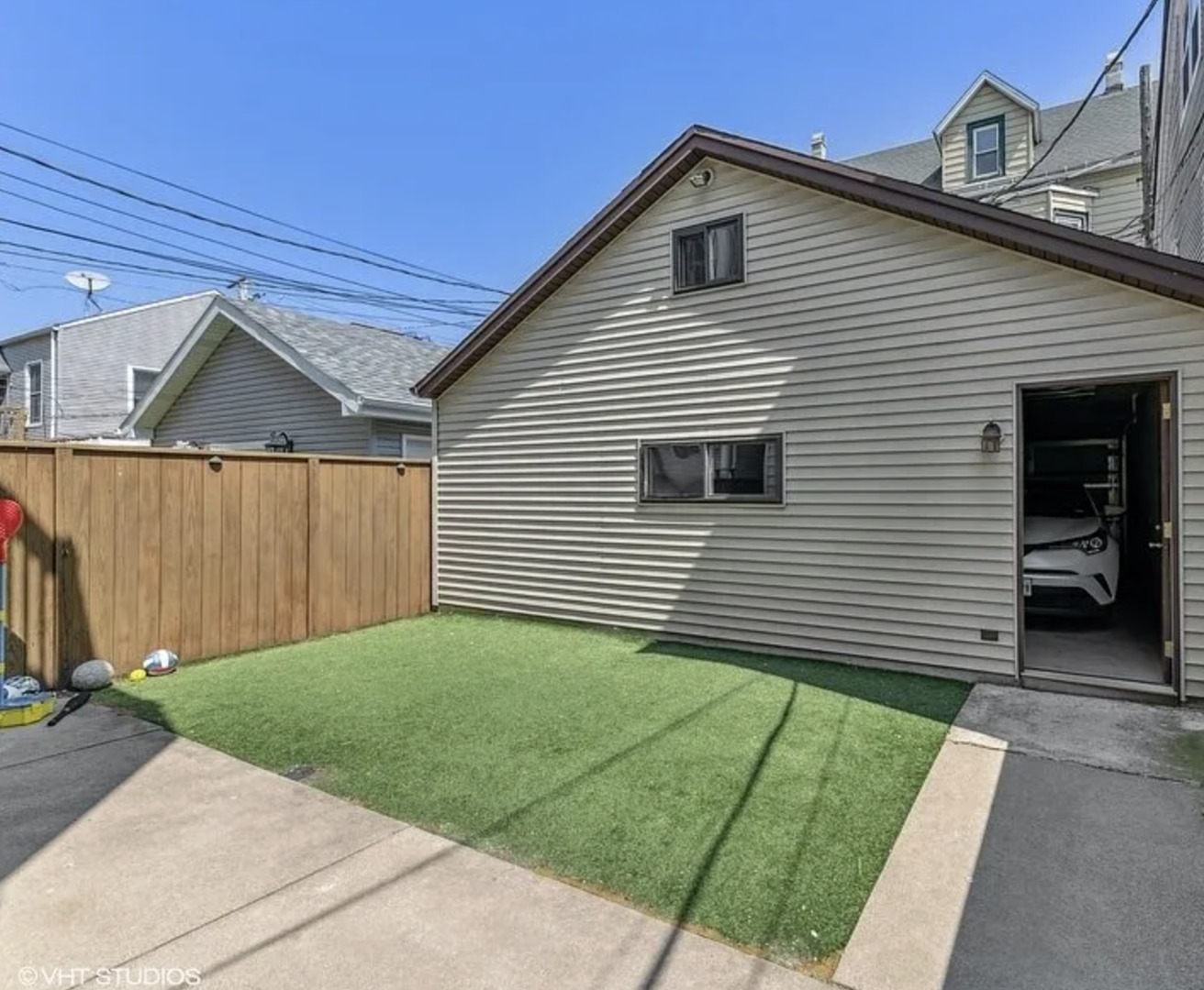 2837 N Southport Avenue Unit: 3