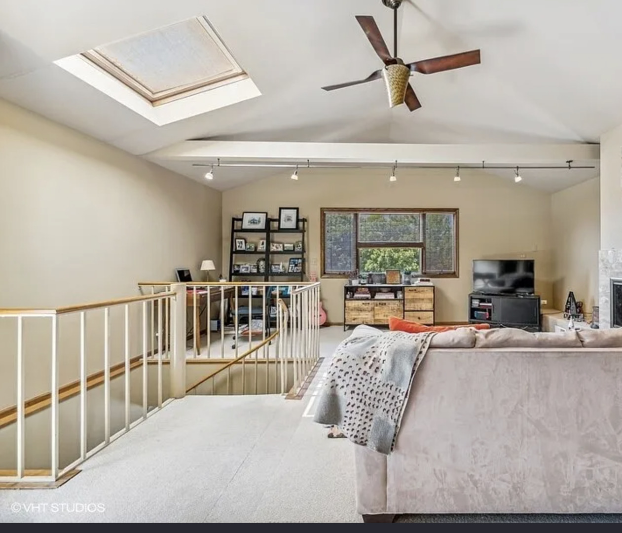 2837 N Southport Avenue Unit: 3