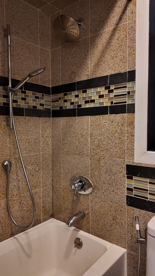 1532 N Greenview Avenue Unit: G