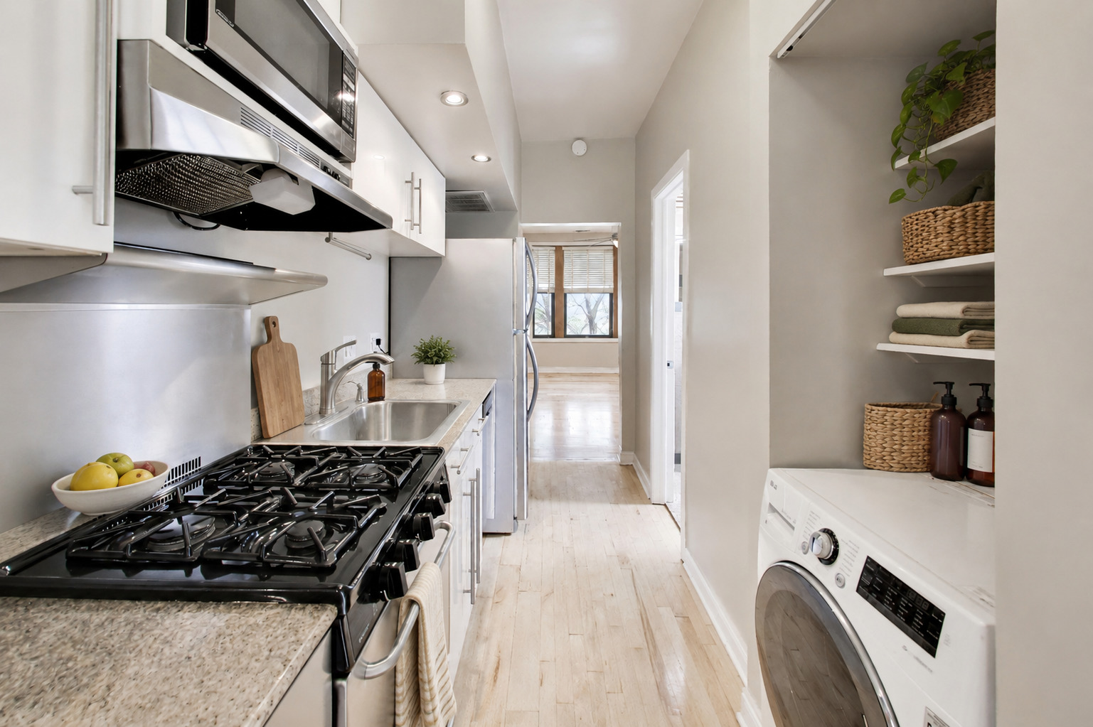 1532 N Greenview Avenue Unit: 2F