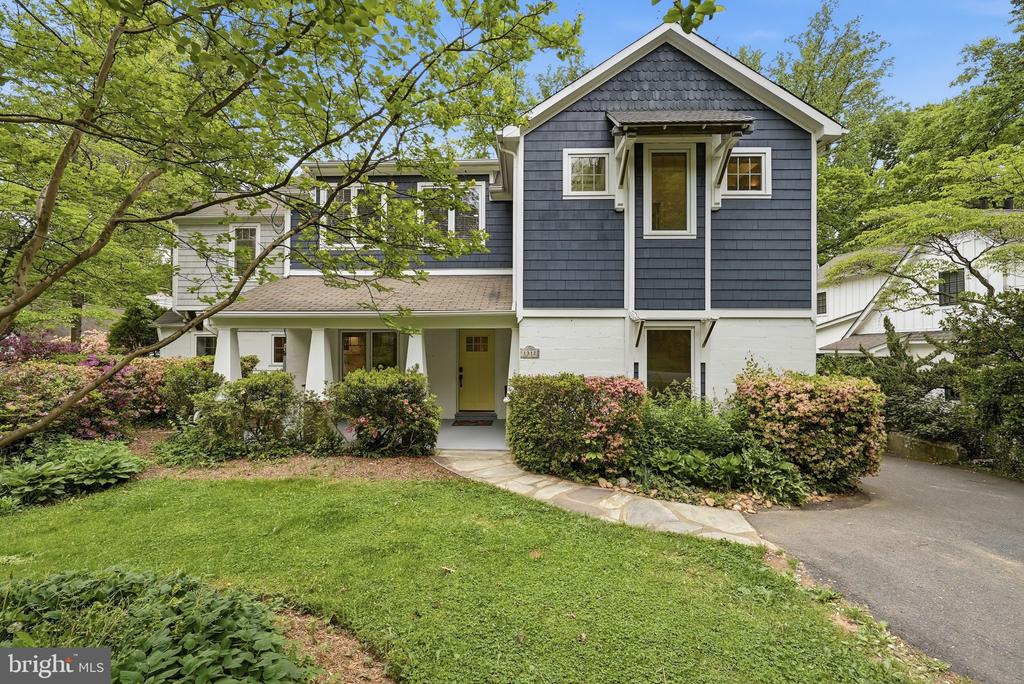 1312 ROBINSON PLACE