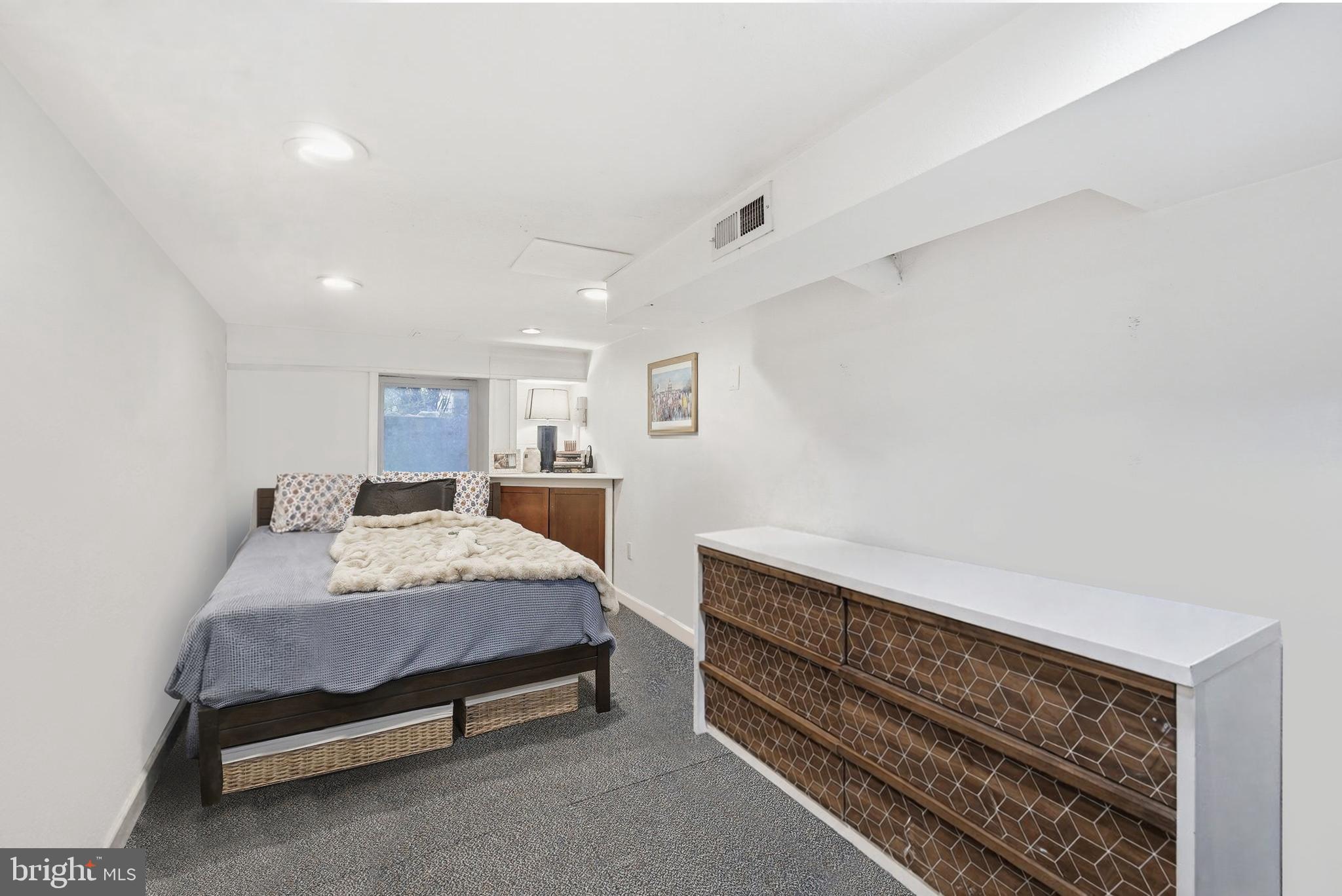 1312 ROBINSON PLACE