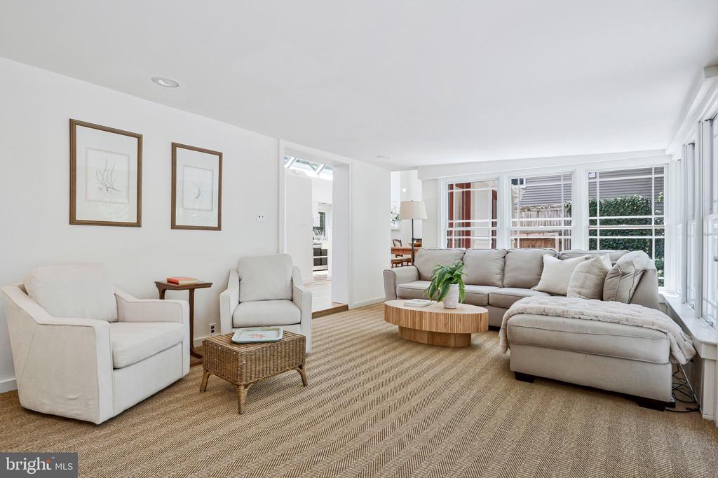 415 POPLAR DRIVE