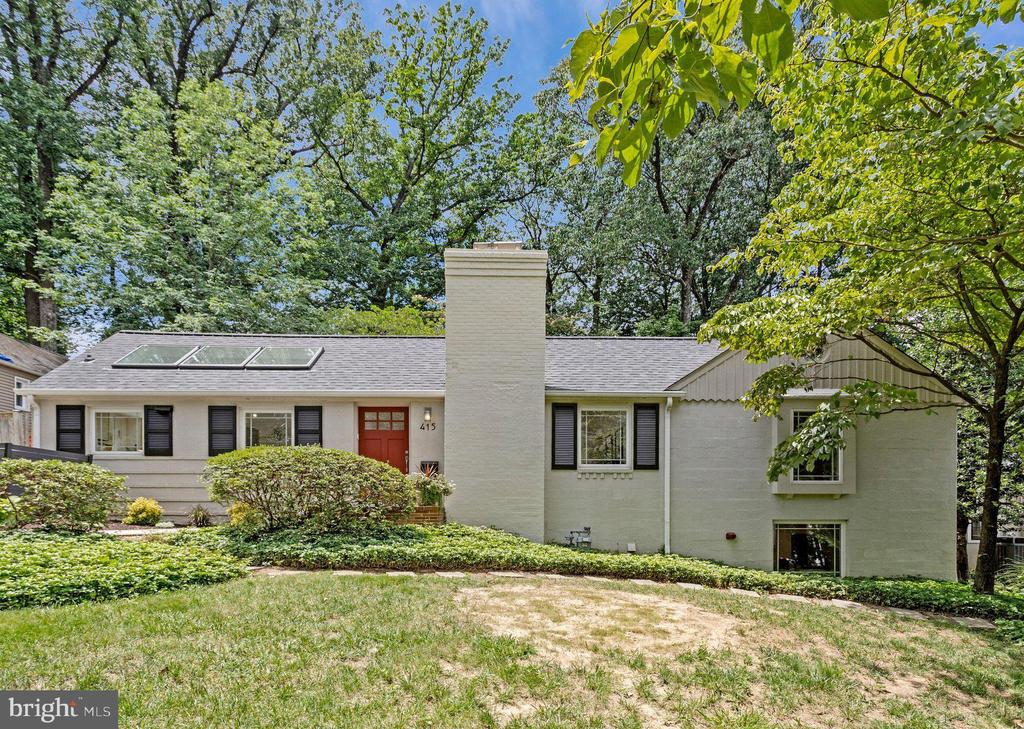 415 POPLAR DRIVE