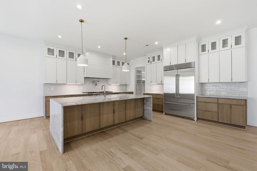 6908 MOUNT DANIEL DRIVE