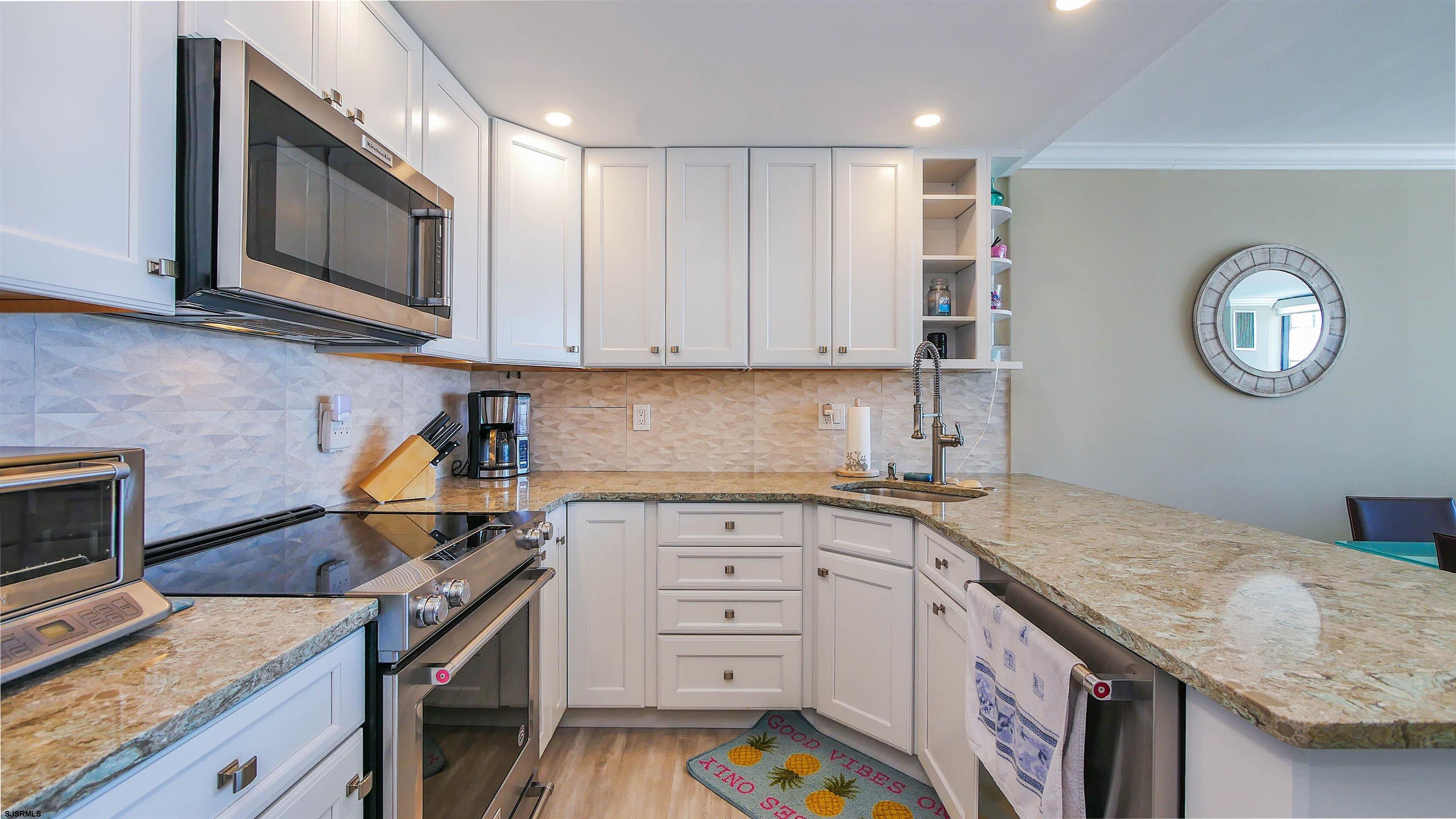 111 S 16th St #522