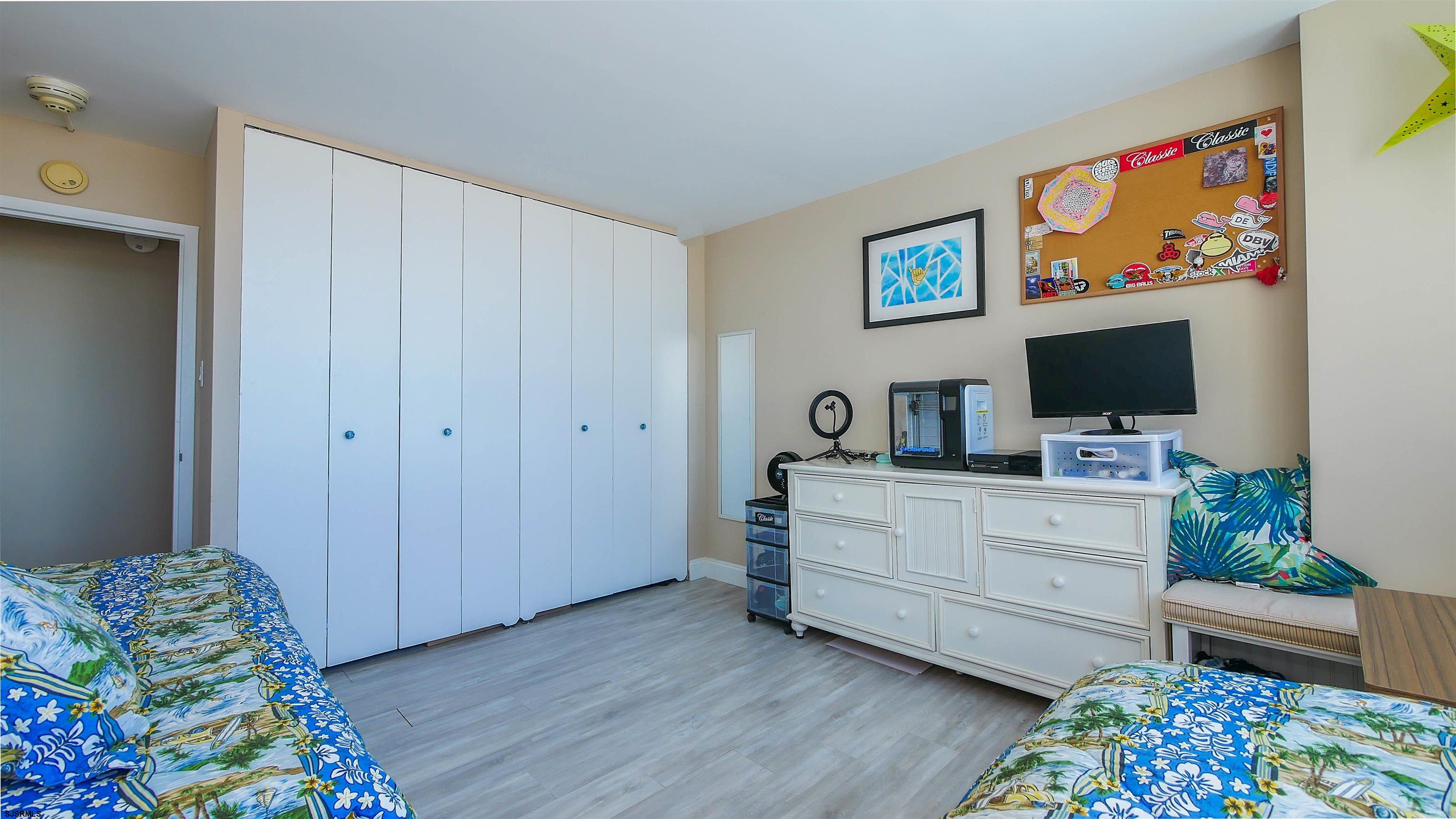 111 S 16th St #522