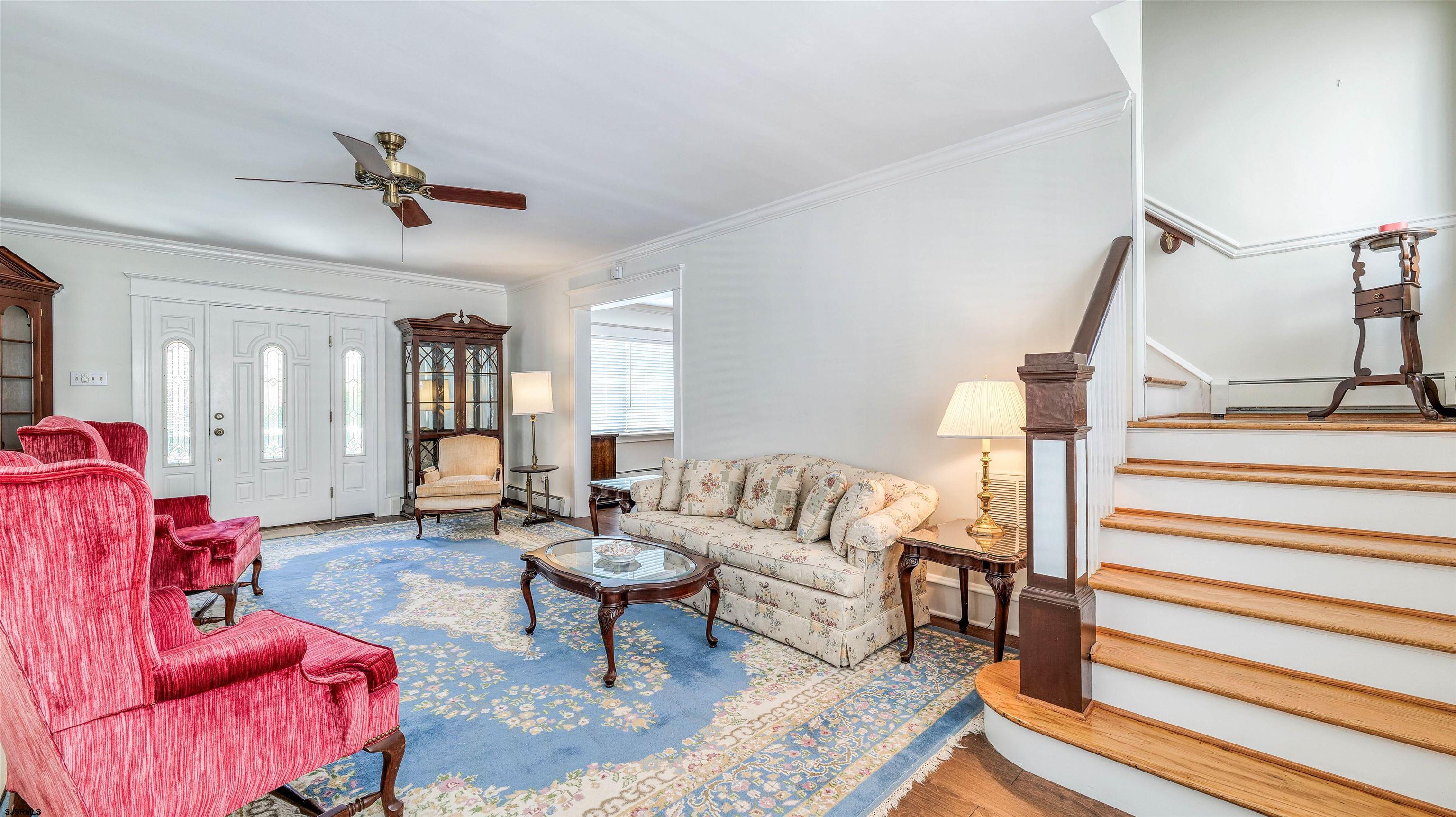 4 N Lancaster Ave