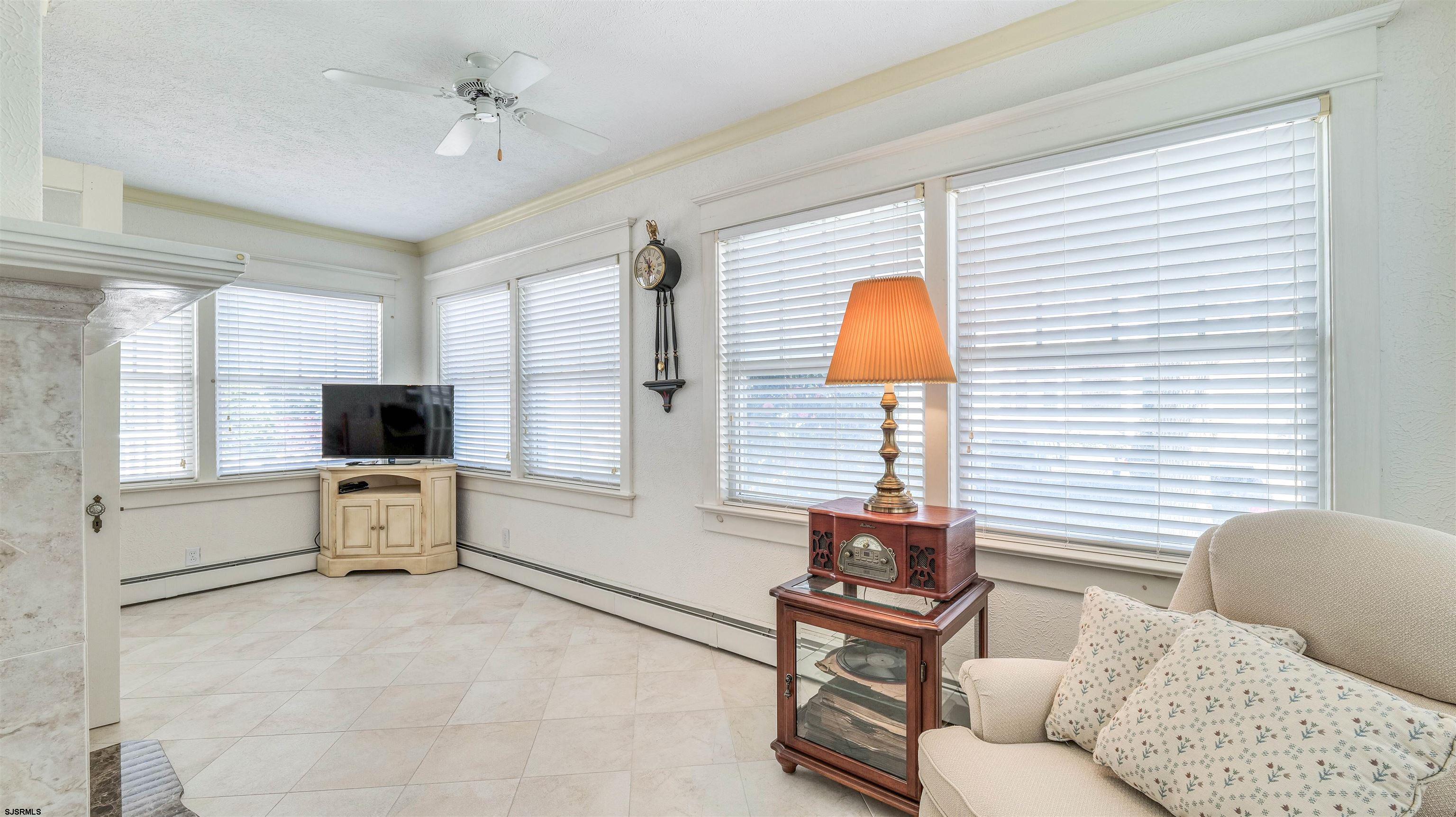 4 N Lancaster Ave