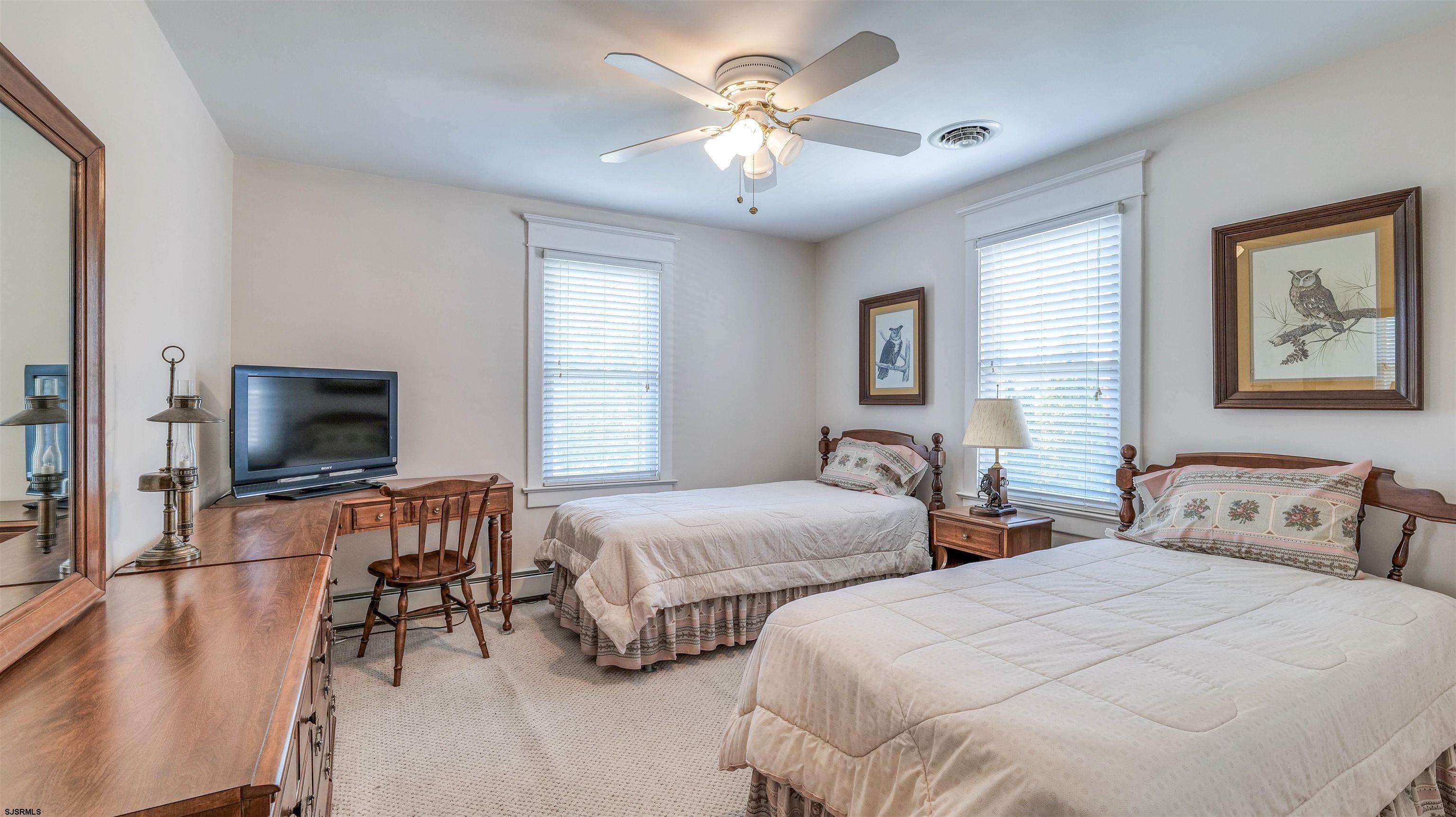 4 N Lancaster Ave