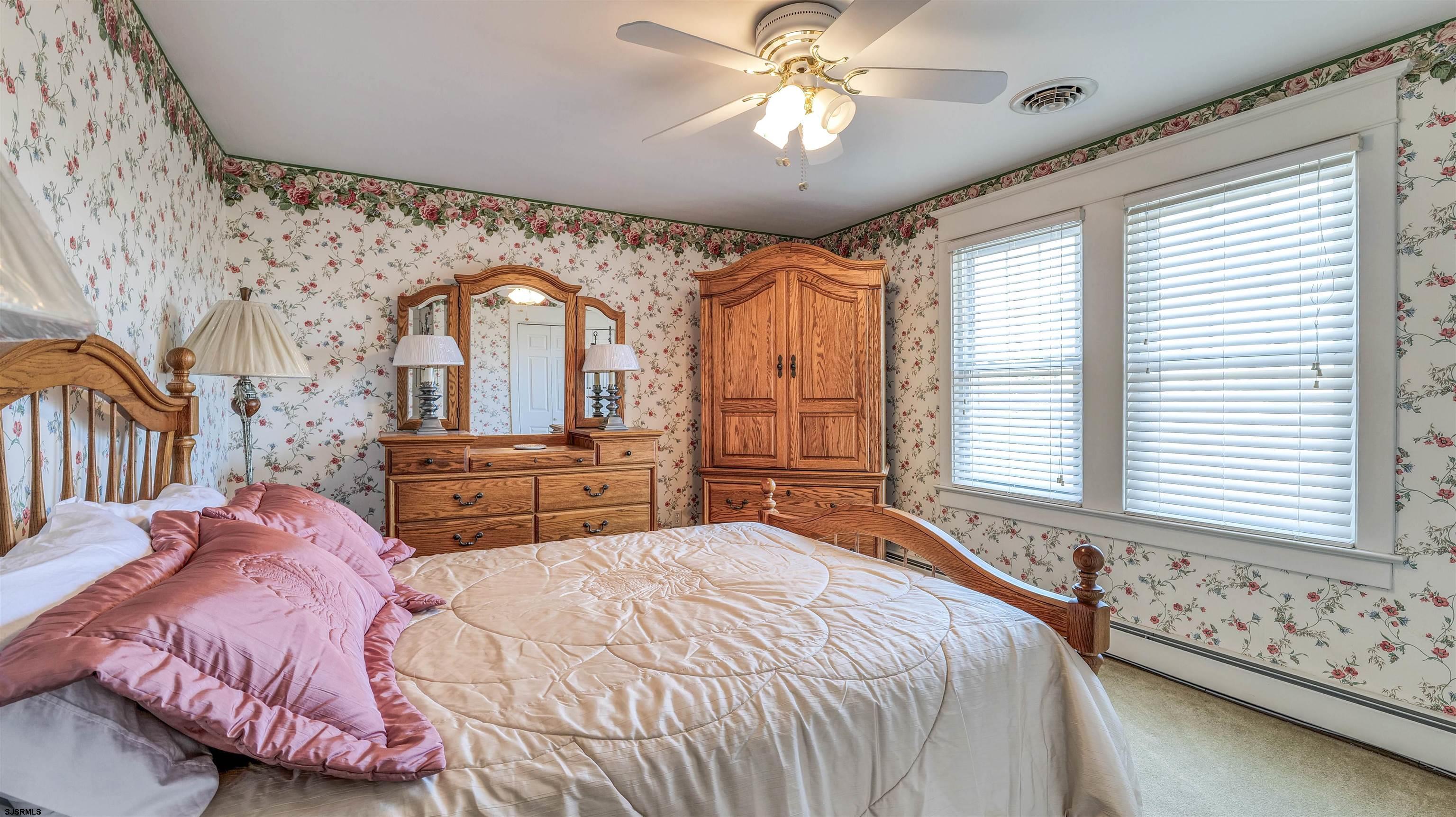 4 N Lancaster Ave