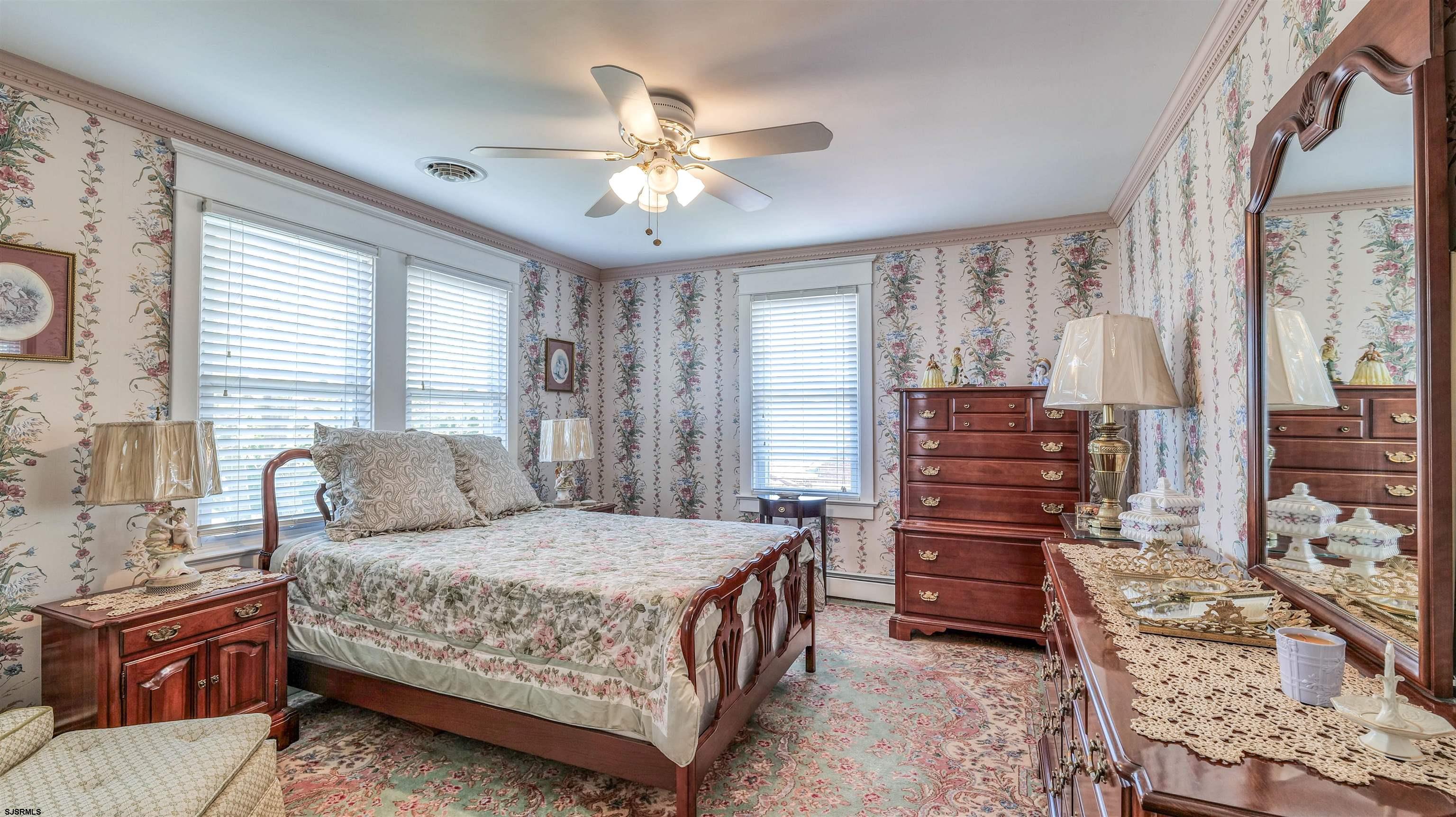 4 N Lancaster Ave