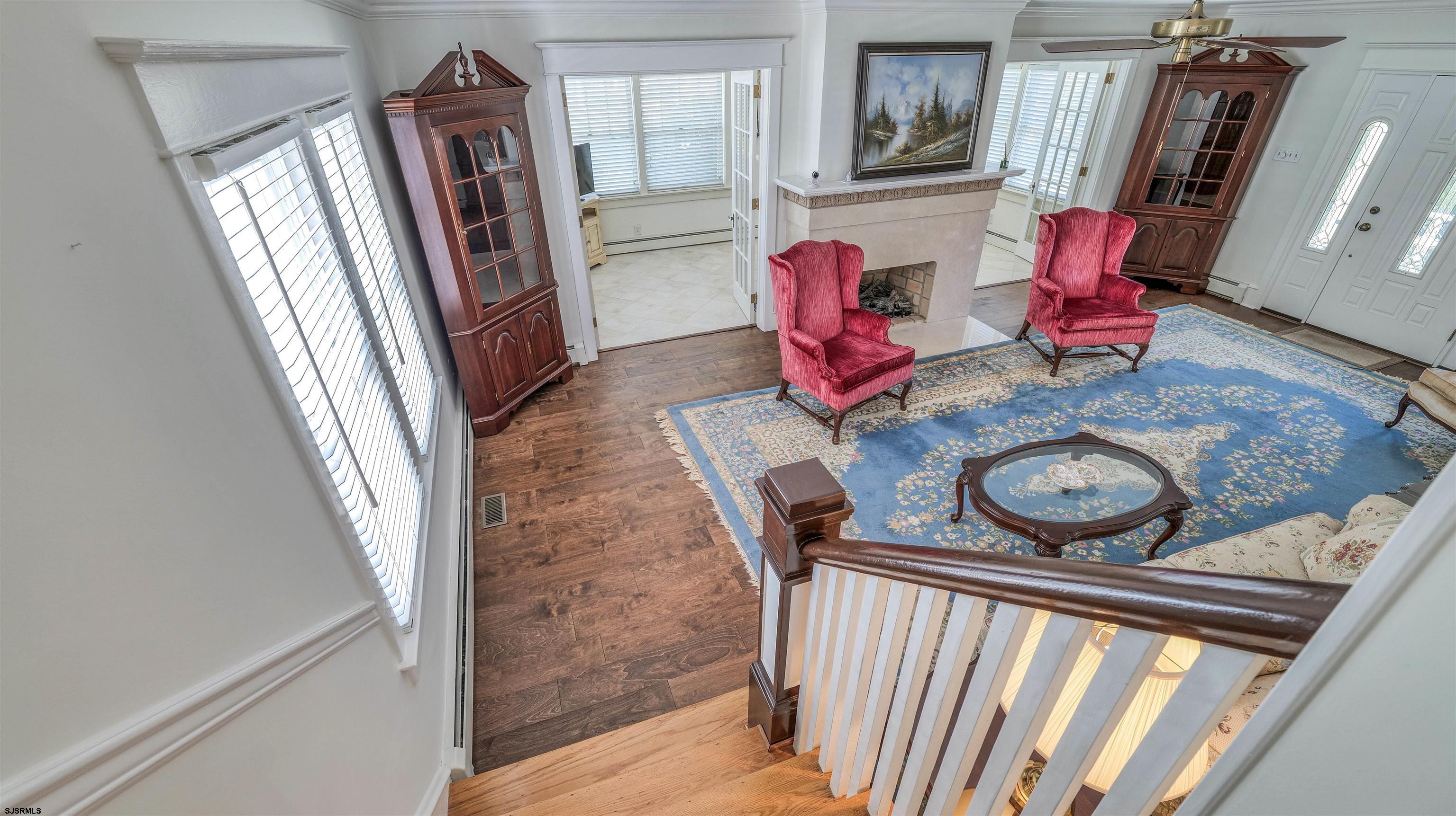 4 N Lancaster Ave