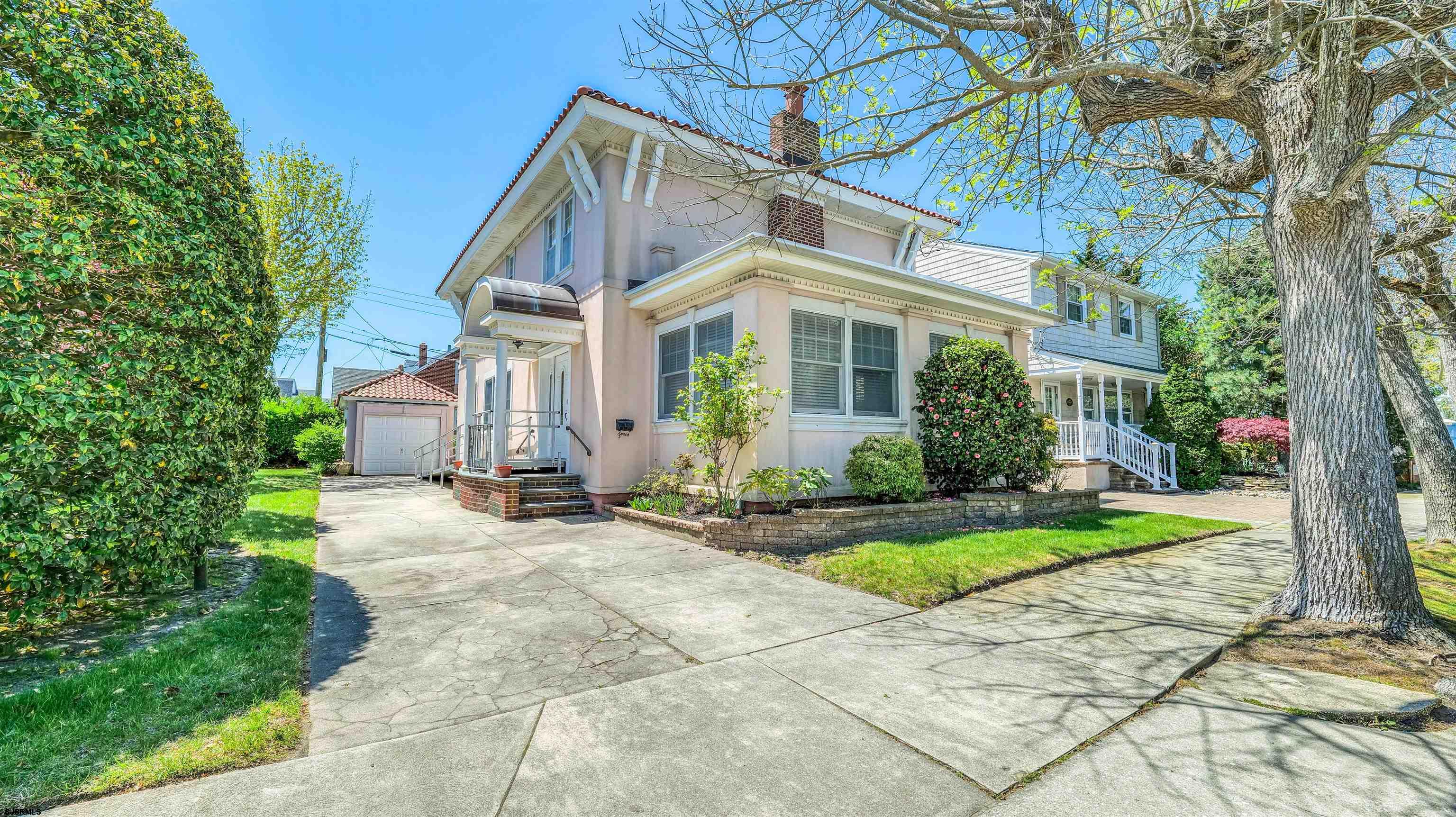 4 N Lancaster Ave