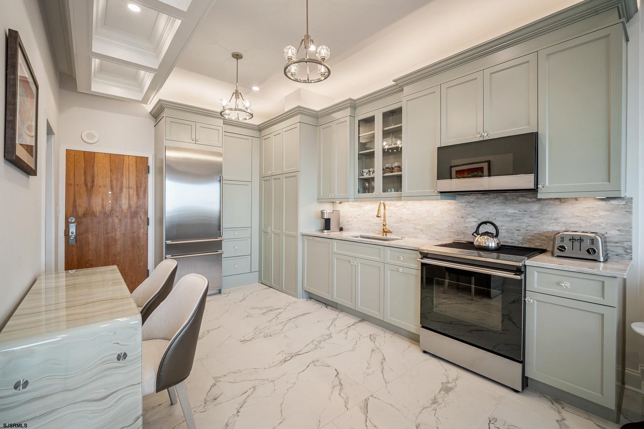 9600 Atlantic Ave Unit: 1811