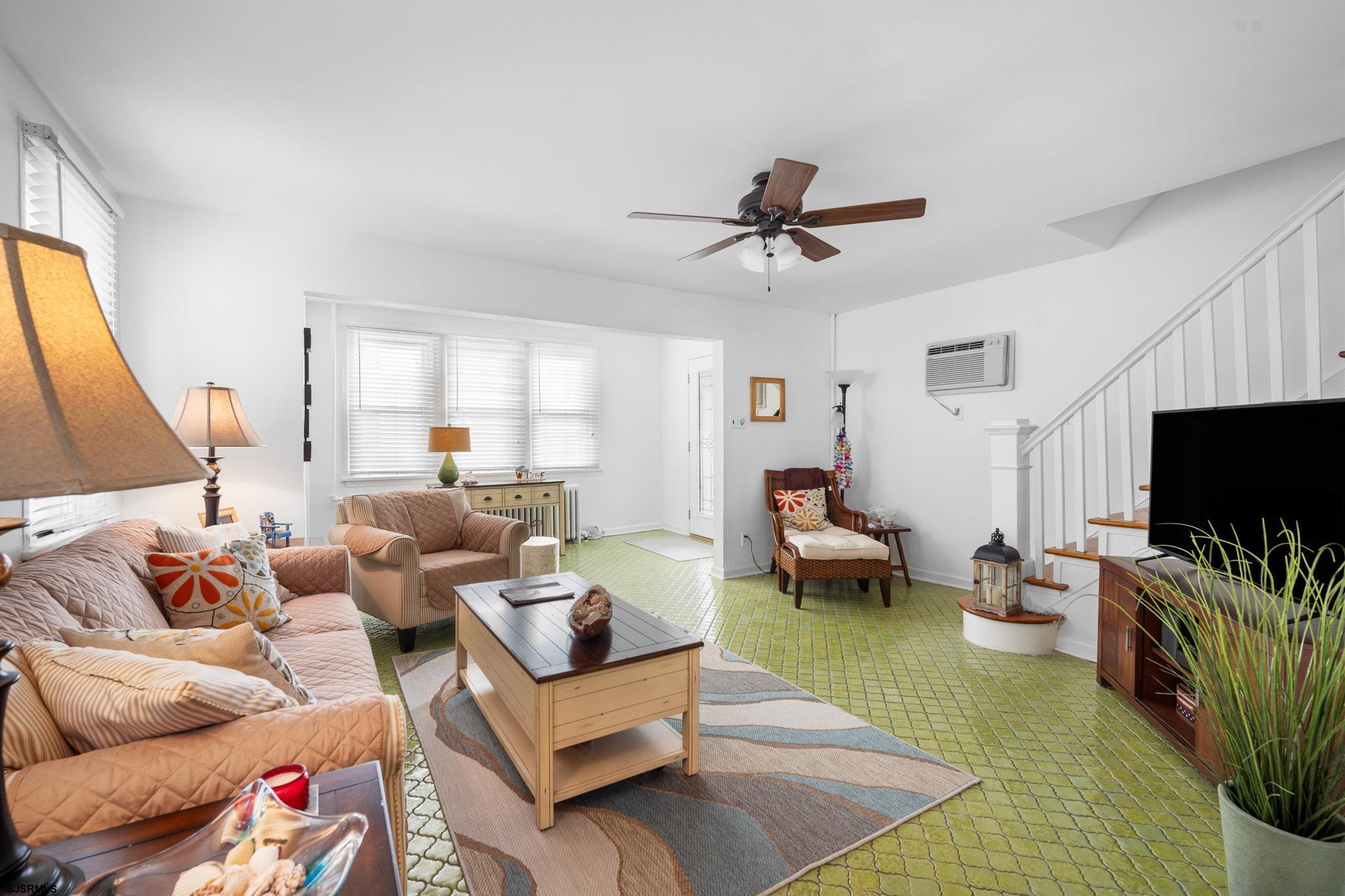 6303 Monmouth Ave