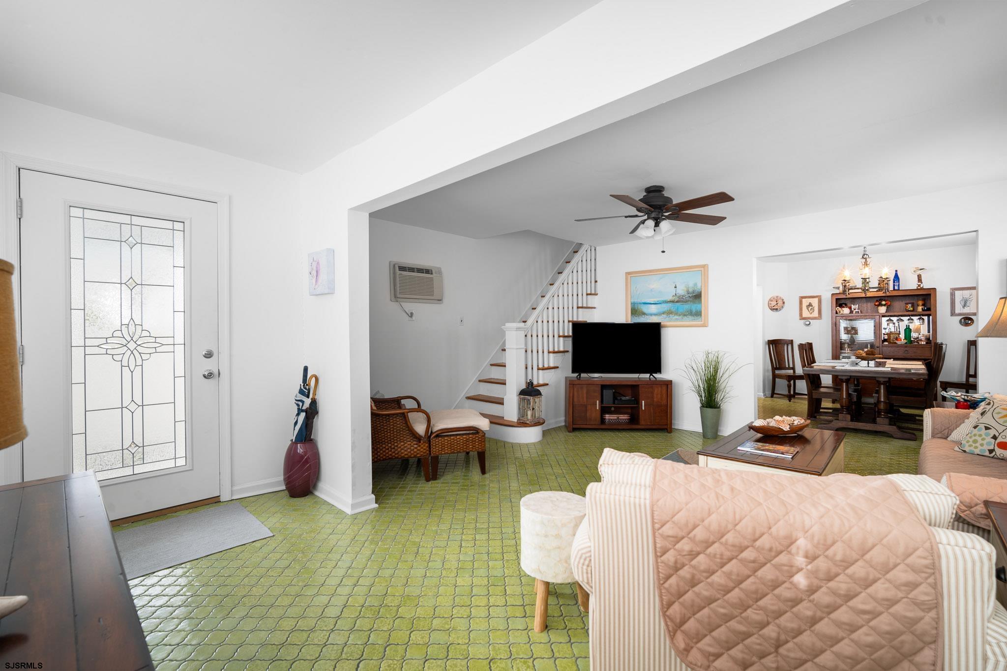 6303 Monmouth Ave