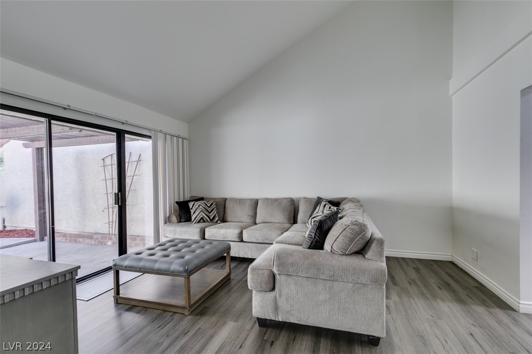 2809 Glendevon Circle -