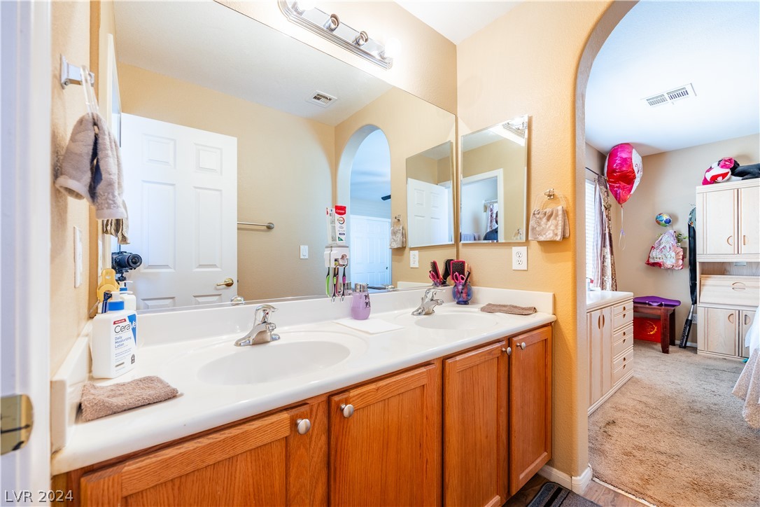 6560 Holly Bluff Court