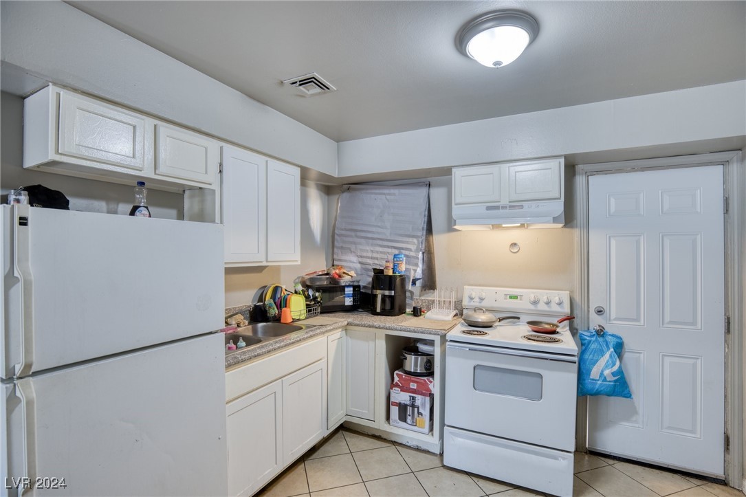 3801 Royal Crest Street