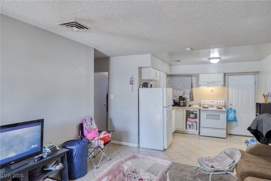 3801 Royal Crest Street