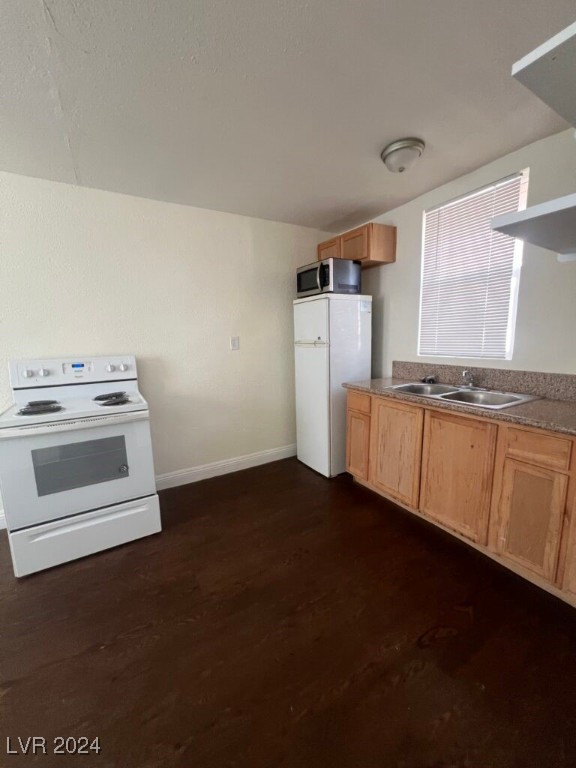 413 West Van Buren Avenue 8