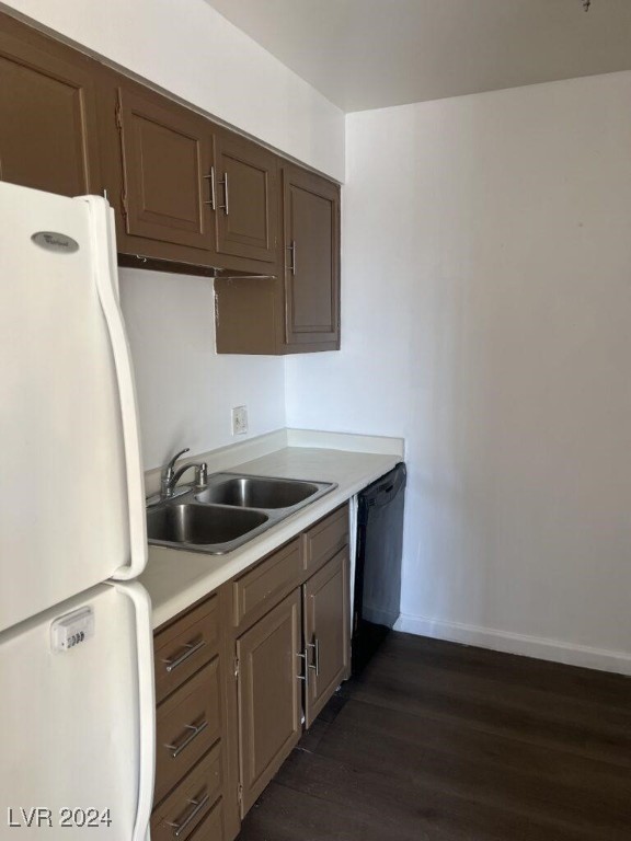 1725 Stewart Avenue 4