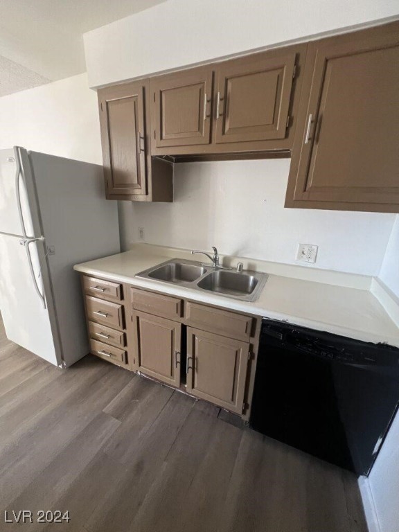 1725 Stewart Avenue 4