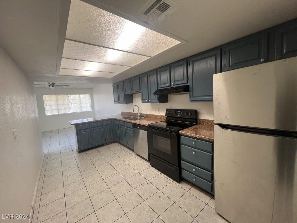 2221 North Jones Boulevard 3