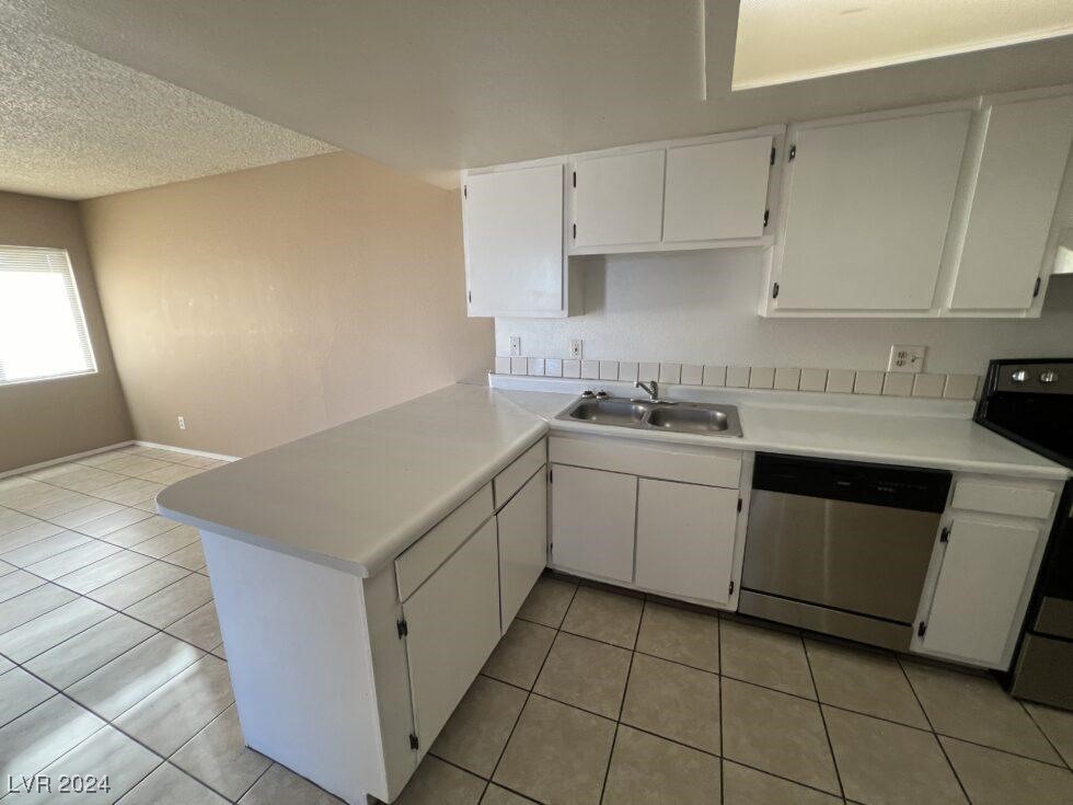 2312 Seco Adobe Circle D