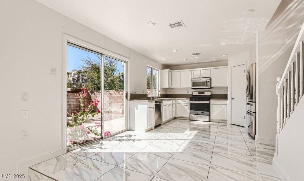 9893 Canyon Peak Drive