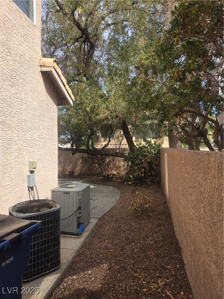 2312 Reddon Circle