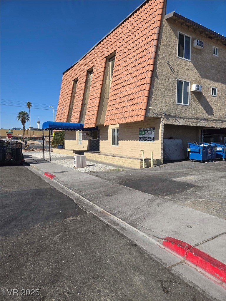 305 North 10th Street 28