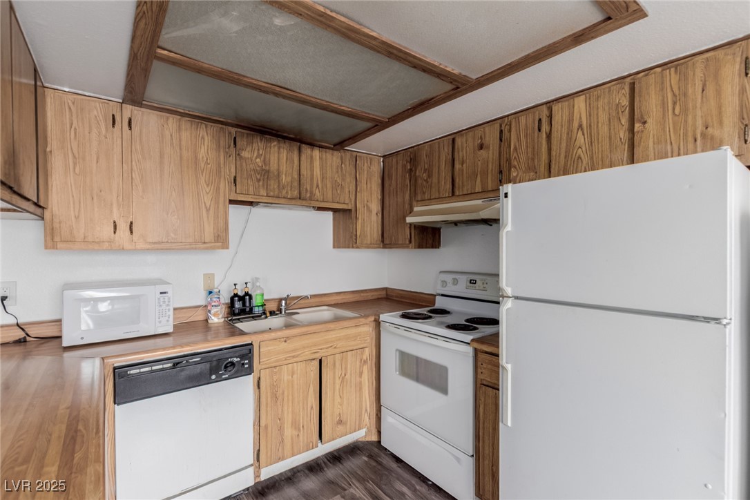 4300 North Lamont Street 209