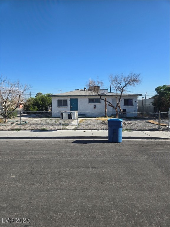 622 West McWilliams Avenue 6