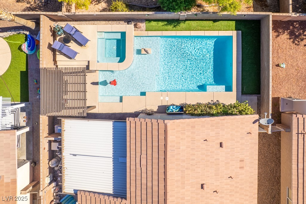 4829 River Splash Avenue