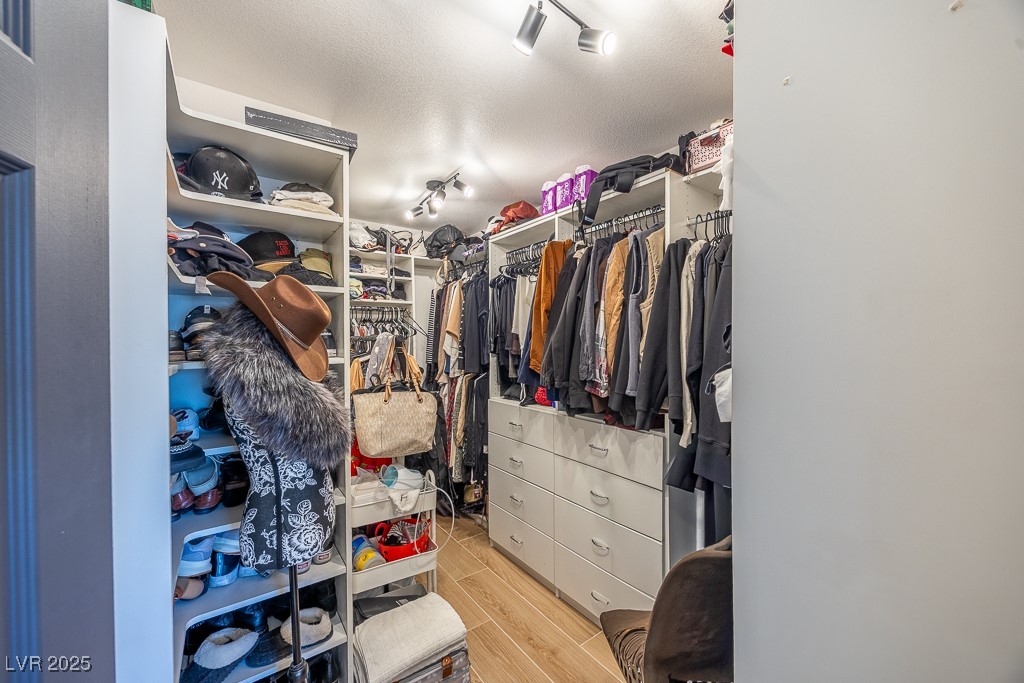 4829 River Splash Avenue