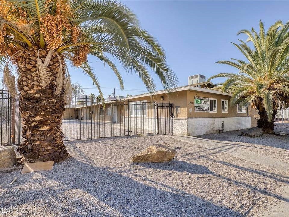 3801 Royal Crest Street