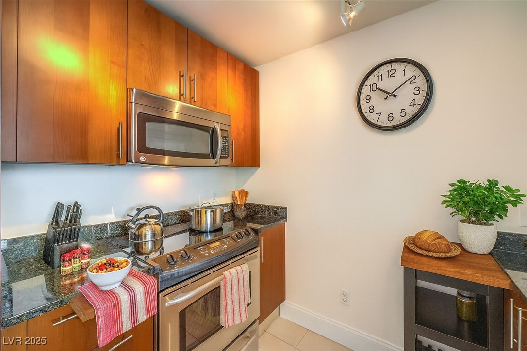 200 West Sahara Avenue 3802