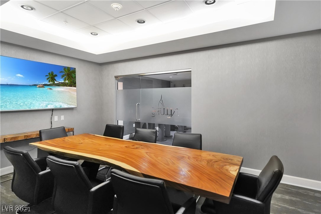 200 West Sahara Avenue 3802