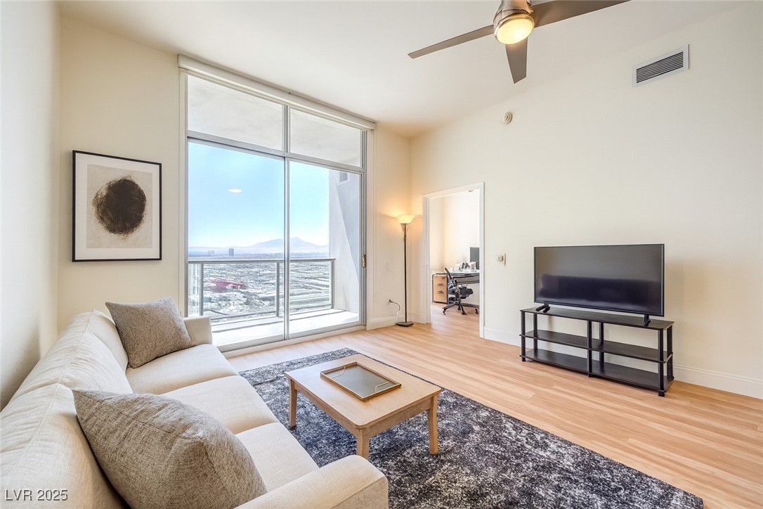200 West Sahara Avenue 3802