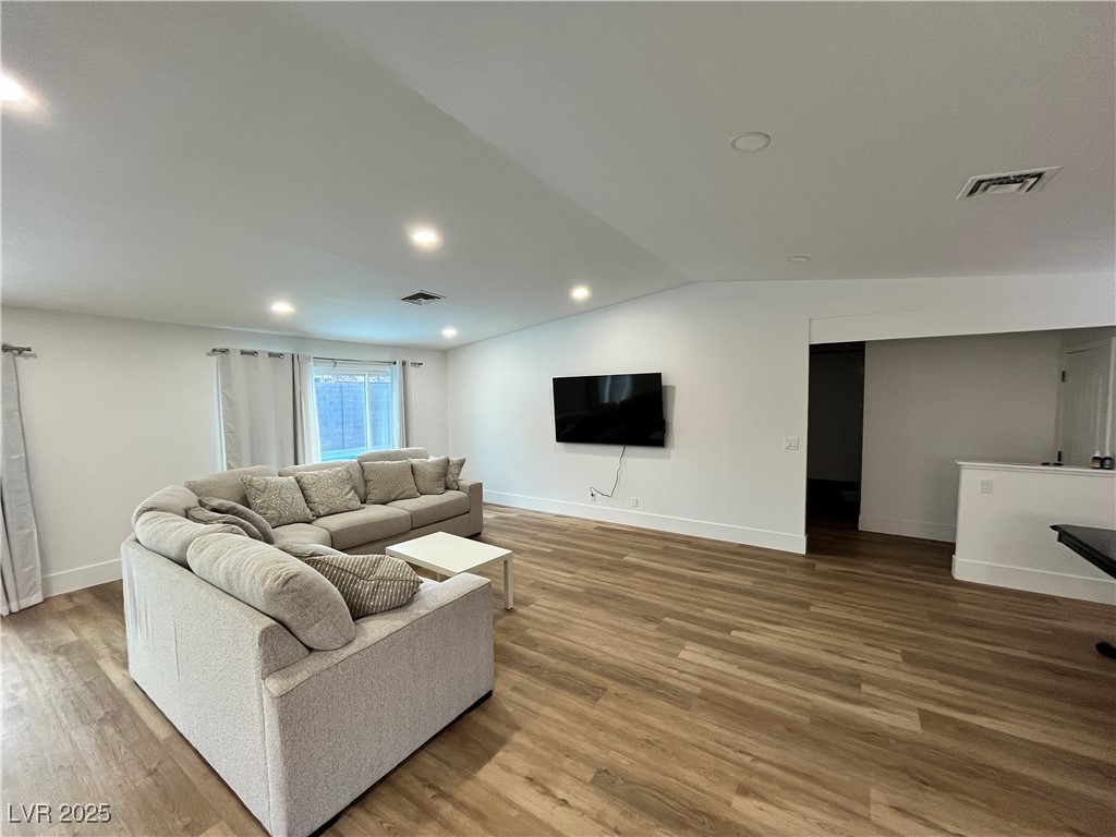 6191 Bullion Boulevard