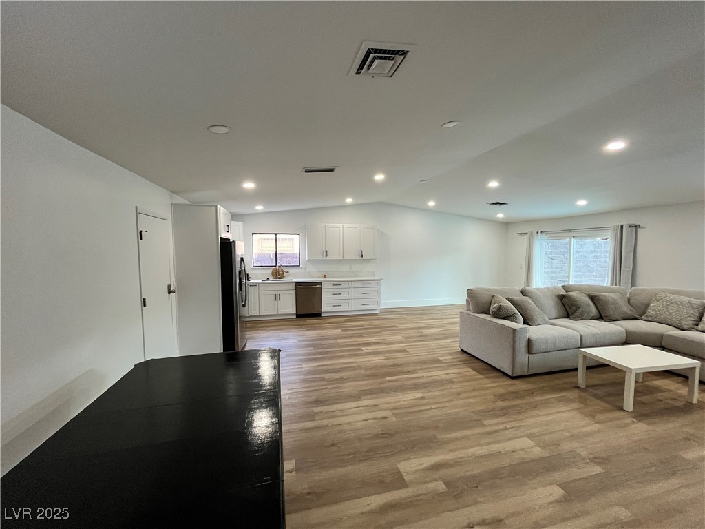 6191 Bullion Boulevard