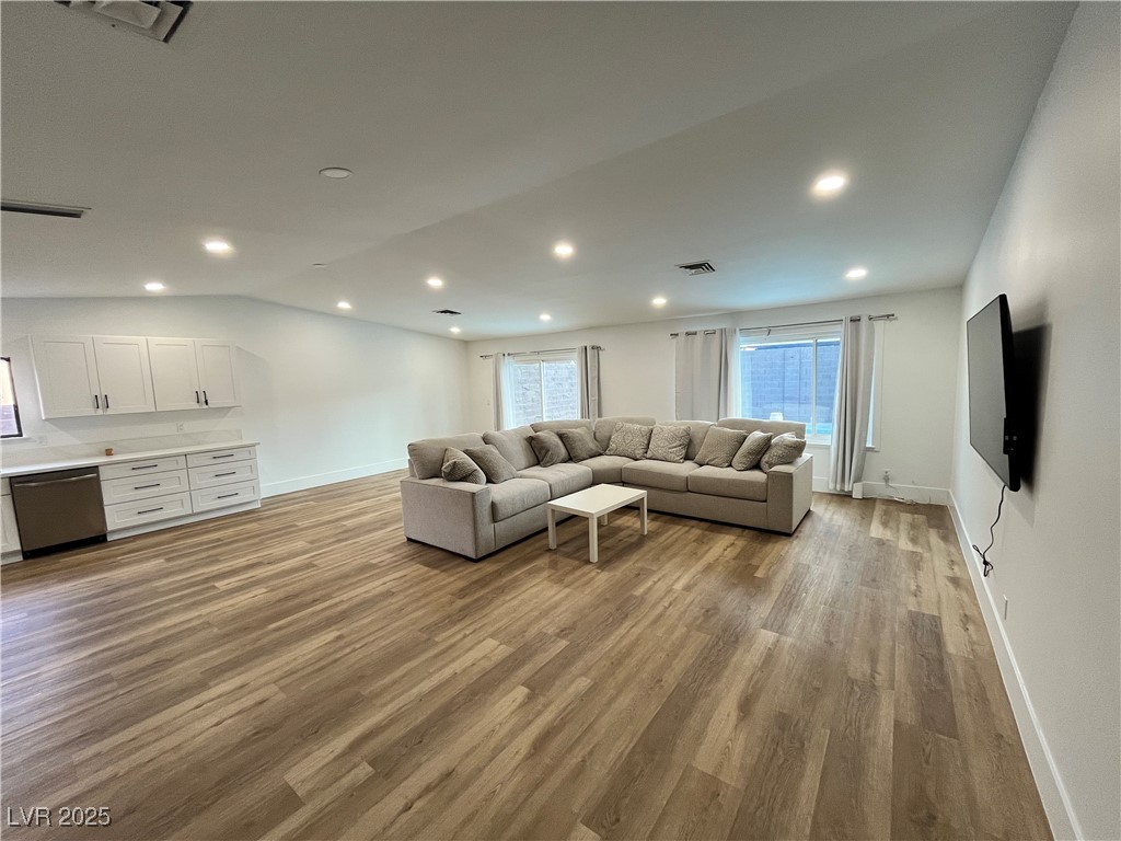 6191 Bullion Boulevard