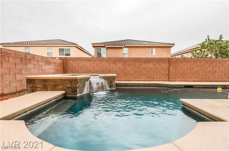 8450 Bismark Sapphire Street