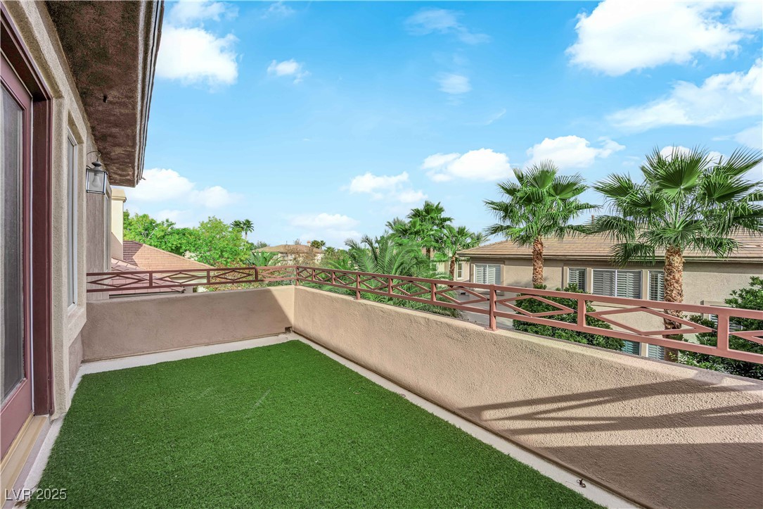 112 South Buteo Woods Lane