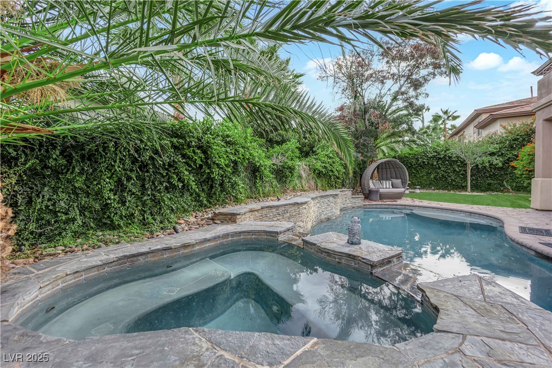 112 South Buteo Woods Lane